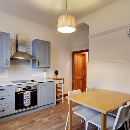 Spacious Victorian Townhouse Near Hcc With Off Street Parking Harrogate Exterior foto