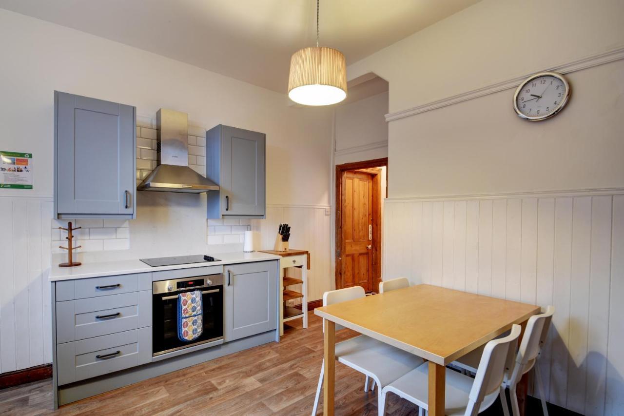 Spacious Victorian Townhouse Near Hcc With Off Street Parking Harrogate Exterior foto