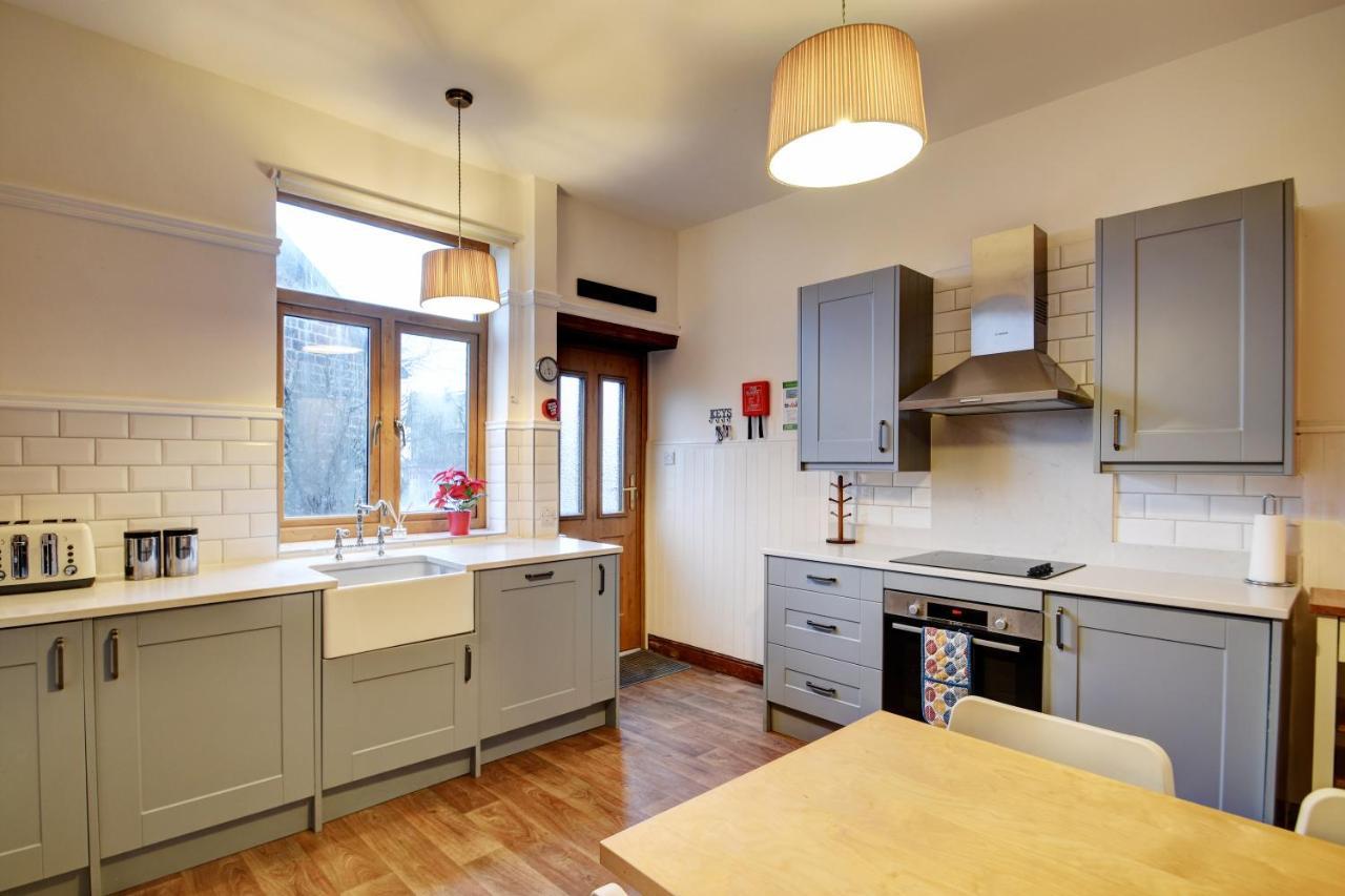 Spacious Victorian Townhouse Near Hcc With Off Street Parking Harrogate Exterior foto