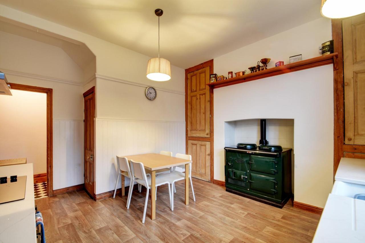 Spacious Victorian Townhouse Near Hcc With Off Street Parking Harrogate Exterior foto