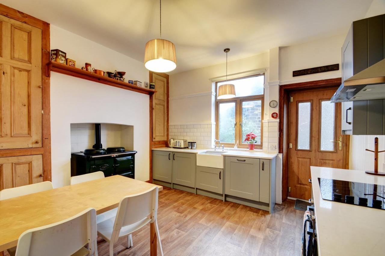 Spacious Victorian Townhouse Near Hcc With Off Street Parking Harrogate Exterior foto