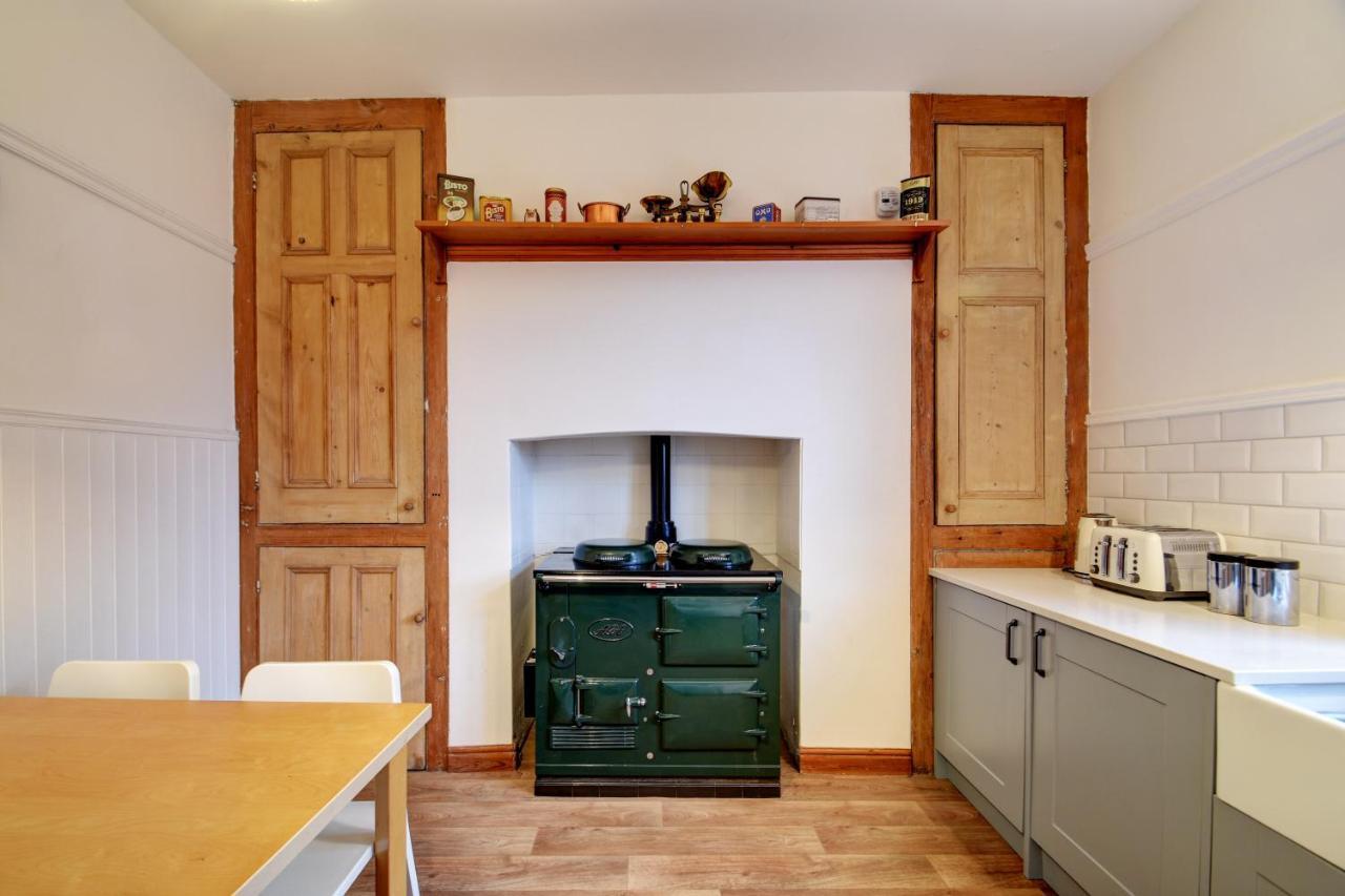 Spacious Victorian Townhouse Near Hcc With Off Street Parking Harrogate Exterior foto
