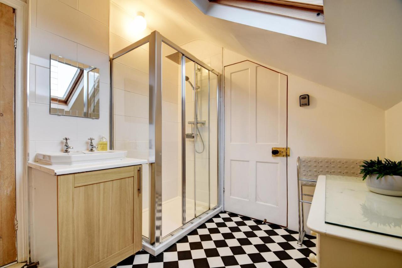 Spacious Victorian Townhouse Near Hcc With Off Street Parking Harrogate Exterior foto