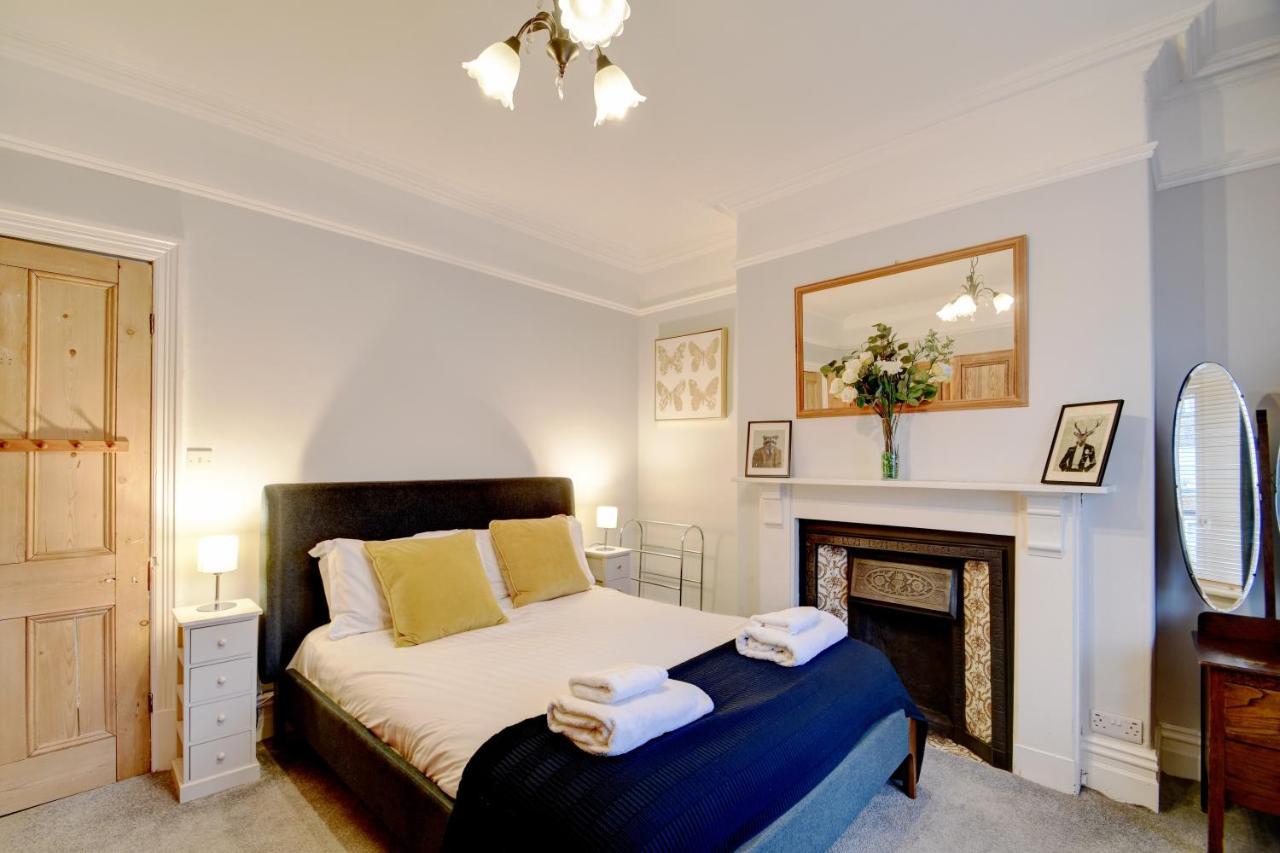 Spacious Victorian Townhouse Near Hcc With Off Street Parking Harrogate Exterior foto